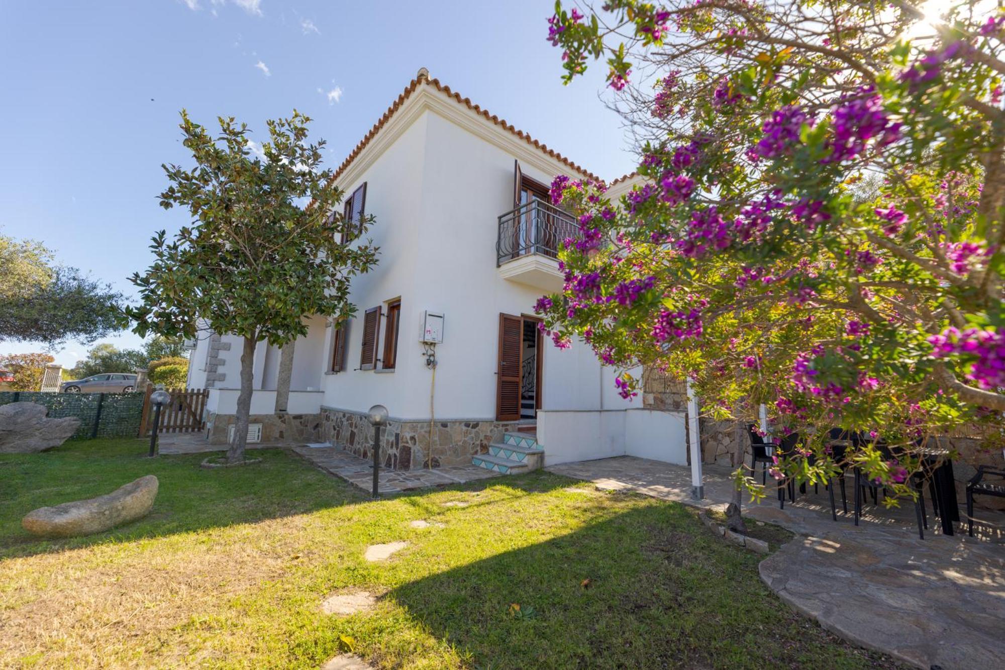 Appartamenti Le Magnolie Budoni Esterno foto